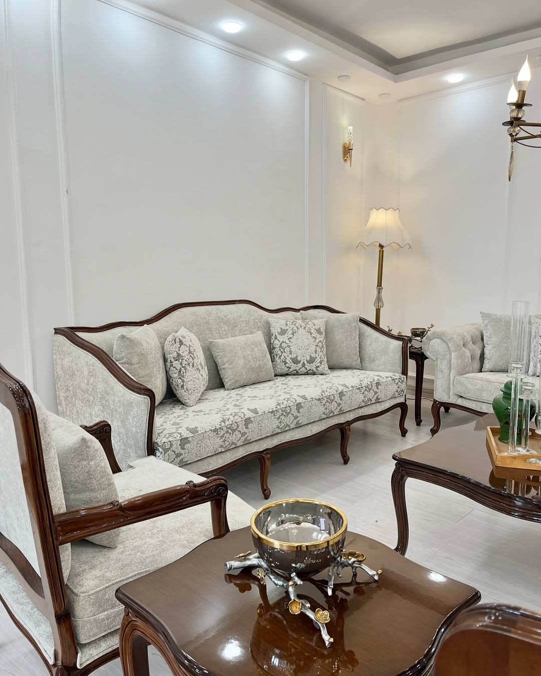 مبل کلاسیک عالی